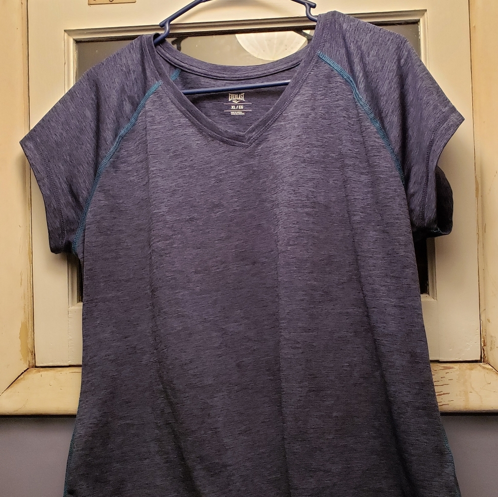 Everlast women's work out top. Blue Size XL